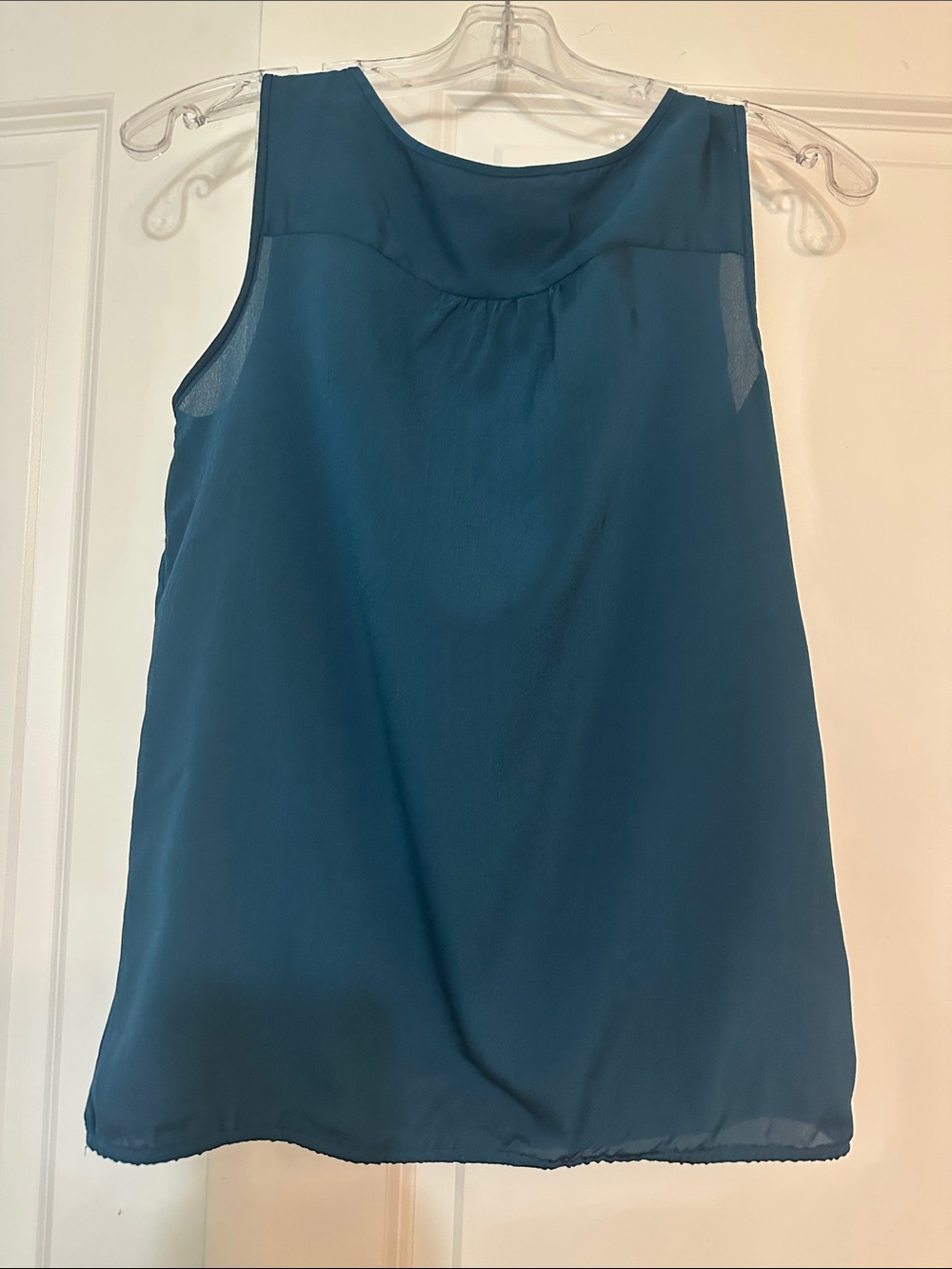 Sz SP LOFT pleated sleeveless tank features a deep teal color with bubble hem. - Picture 4 of 4